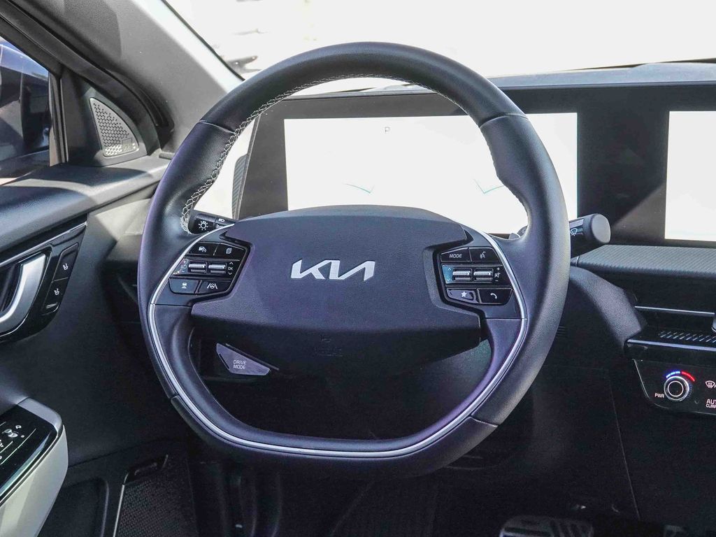 Thumbnail: 2024 Kia EV6 - 7