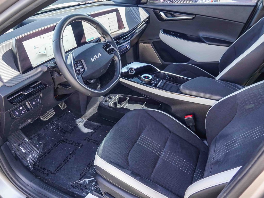 Thumbnail: 2024 Kia EV6 - 9