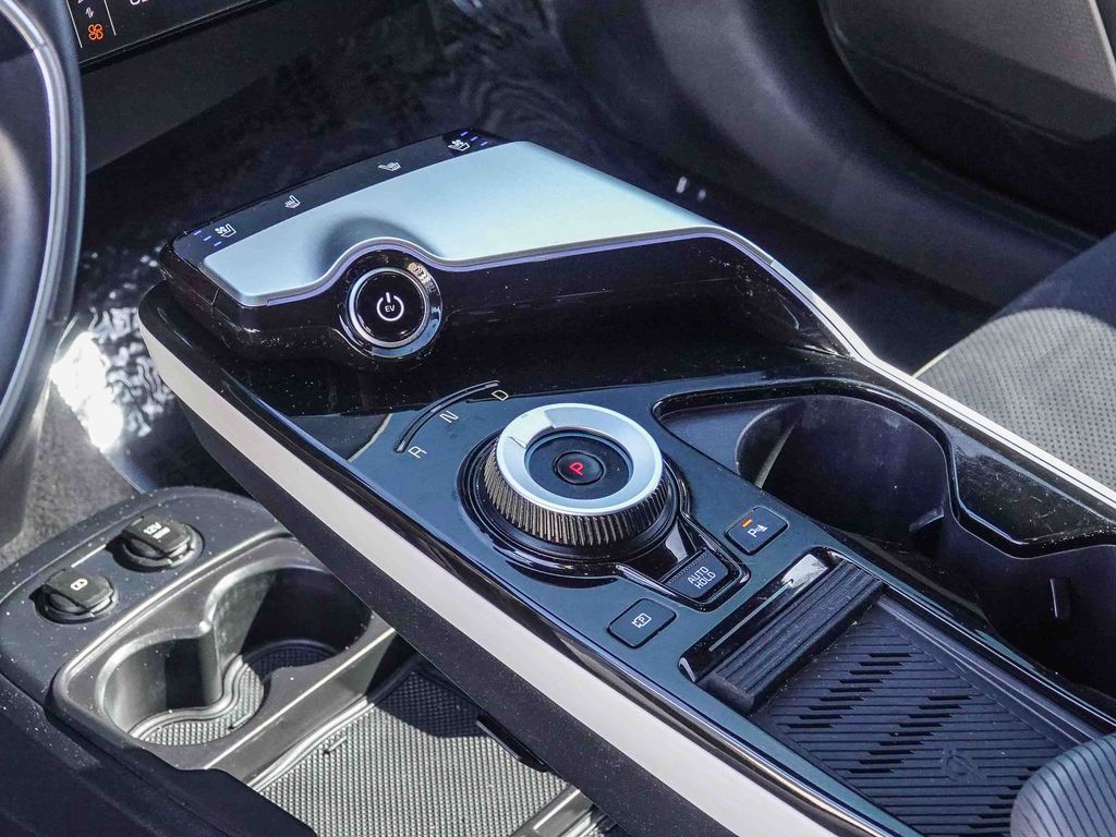 Thumbnail: 2024 Kia EV6 - 12