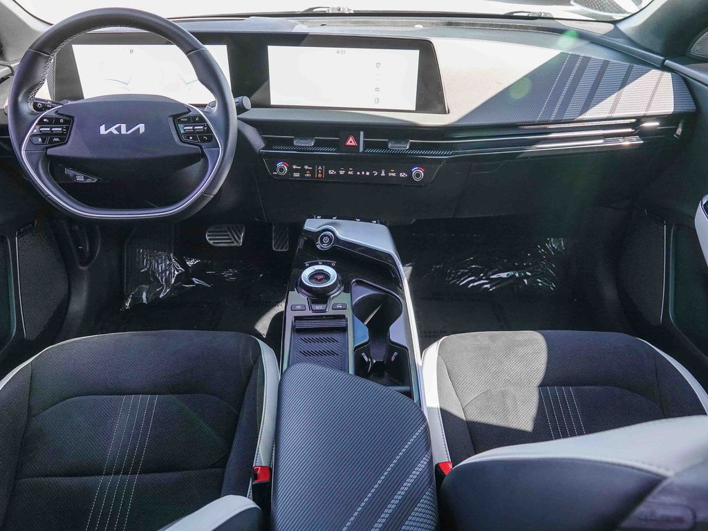 Thumbnail: 2024 Kia EV6 - 2