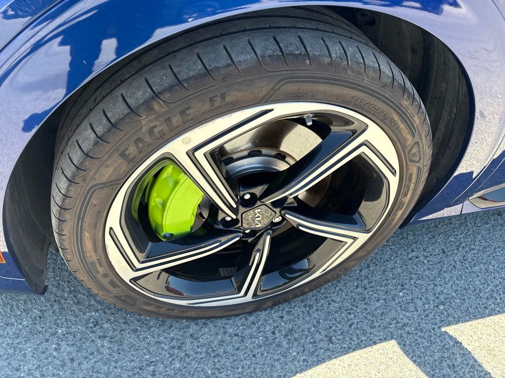 Thumbnail: 2023 Kia EV6 - 4