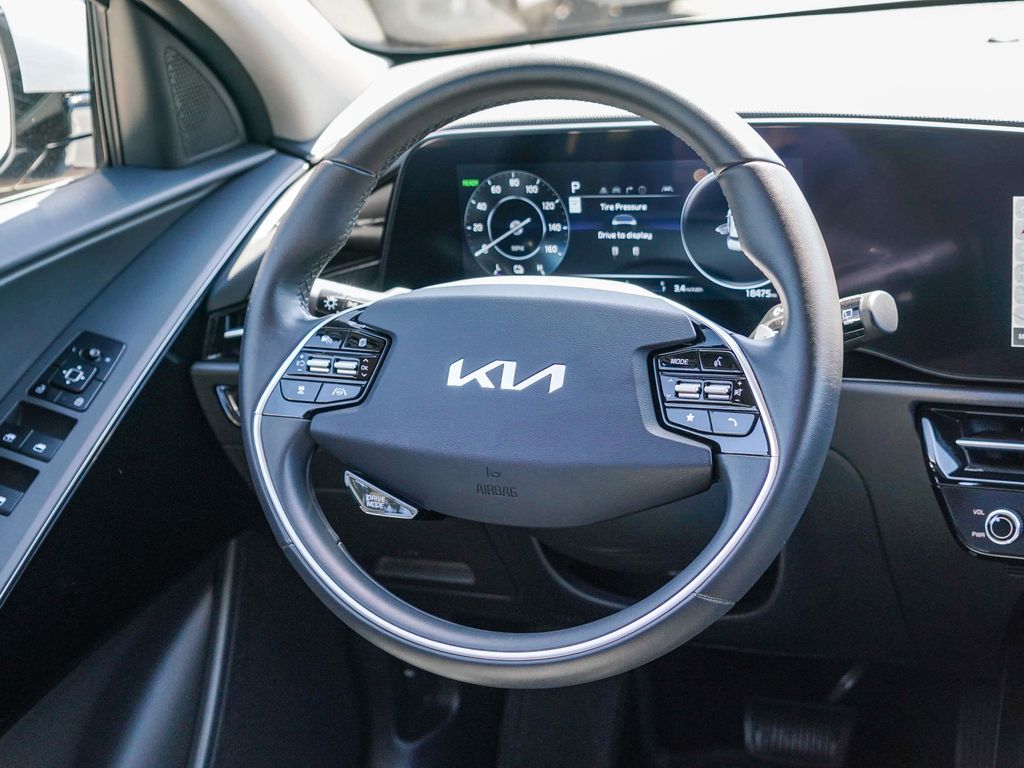 Thumbnail: 2024 Kia Niro - 8