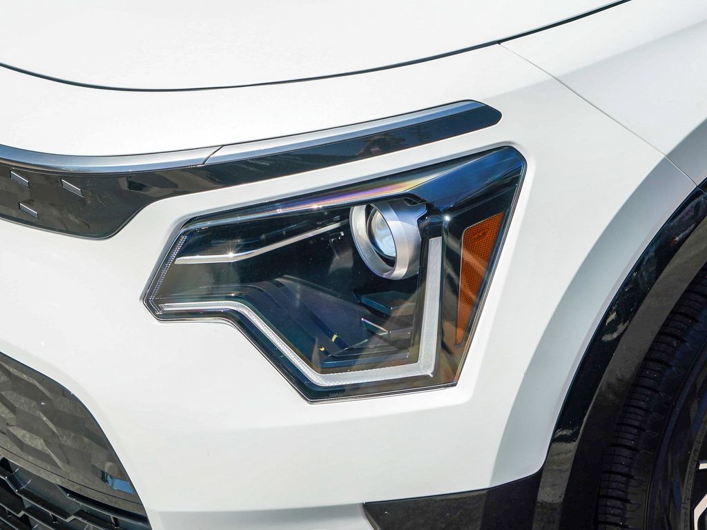 Thumbnail: 2024 Kia Niro - 20