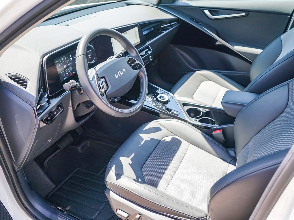 Thumbnail: 2024 Kia Niro - 10