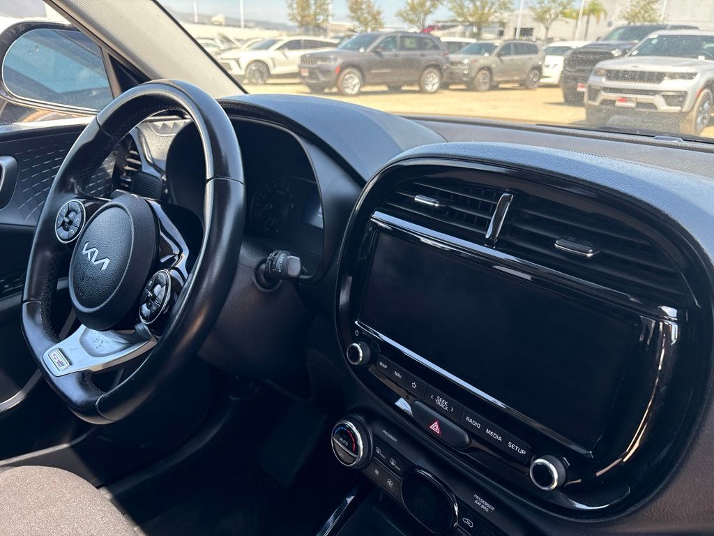 Thumbnail: 2022 Kia Soul - 6