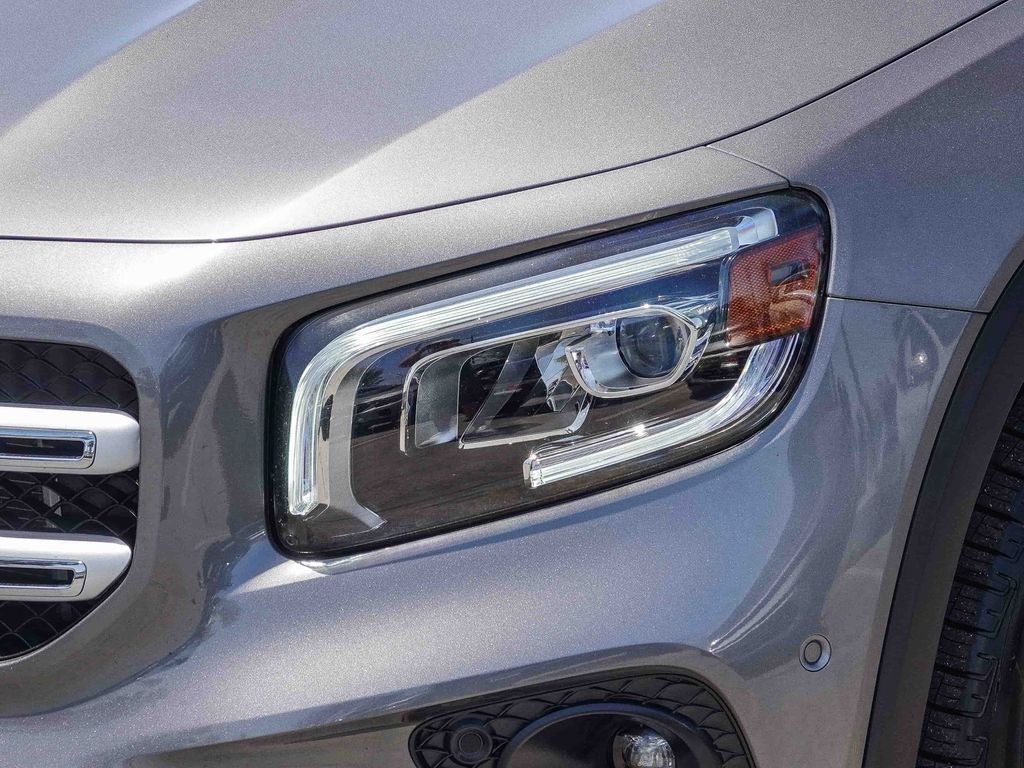 Thumbnail: 2021 Mercedes-Benz GLB - 19