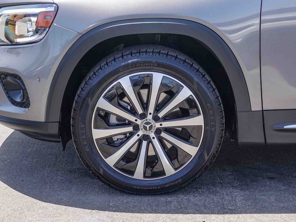 Thumbnail: 2021 Mercedes-Benz GLB - 20