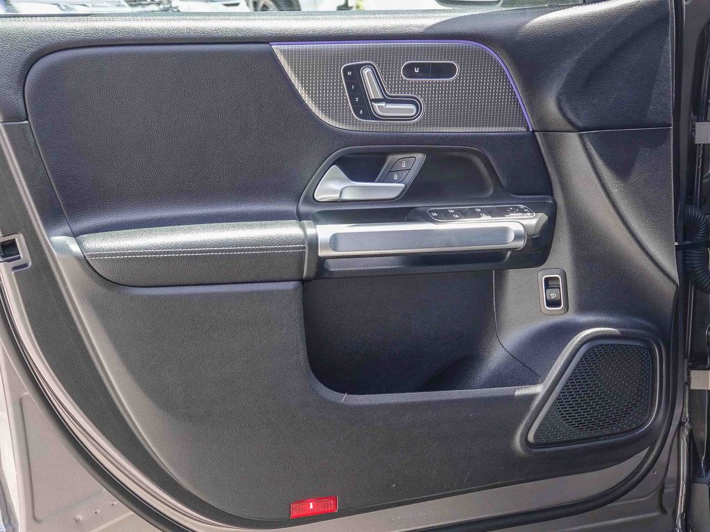 Thumbnail: 2021 Mercedes-Benz GLB - 23