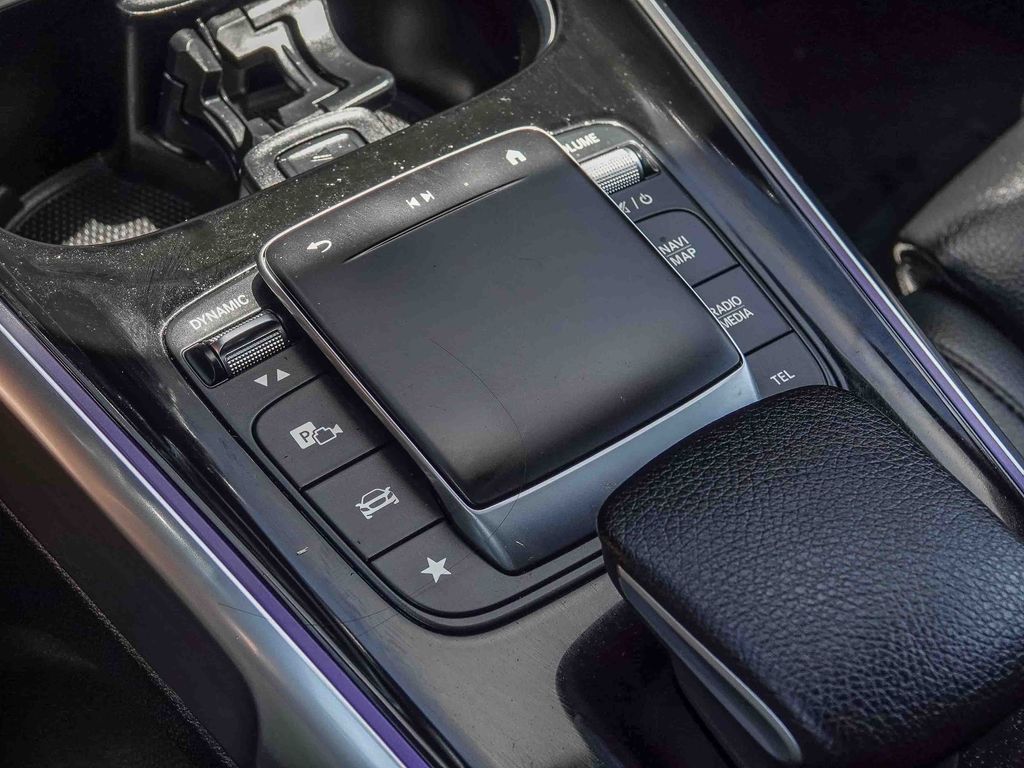 Thumbnail: 2021 Mercedes-Benz GLB - 13