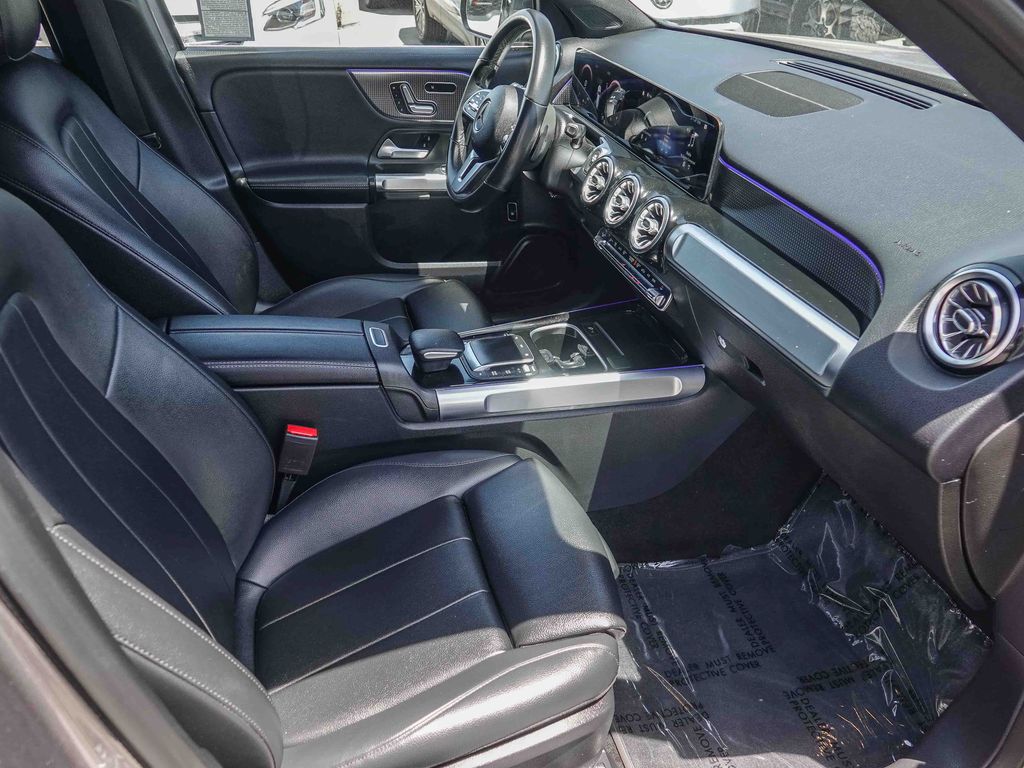 Thumbnail: 2021 Mercedes-Benz GLB - 9