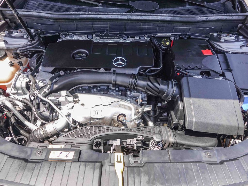 Thumbnail: 2021 Mercedes-Benz GLB - 7