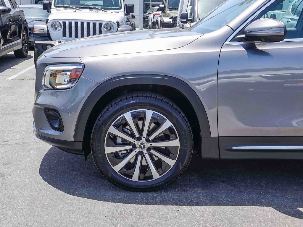 Thumbnail: 2021 Mercedes-Benz GLB - 6