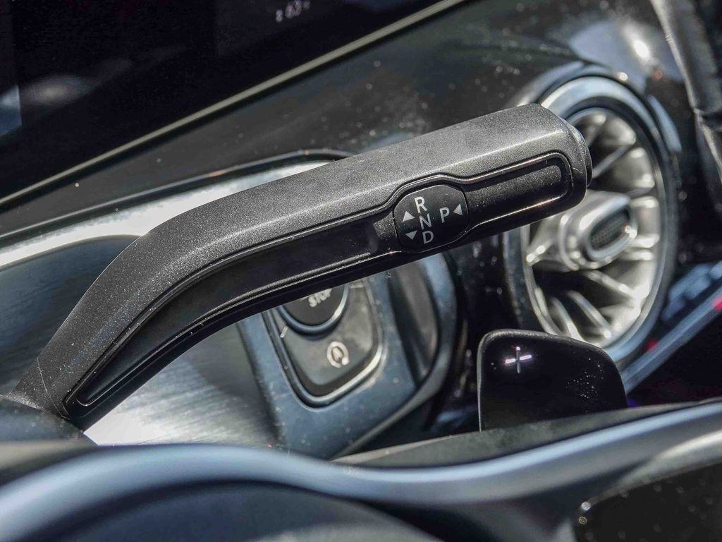 Thumbnail: 2021 Mercedes-Benz GLB - 22