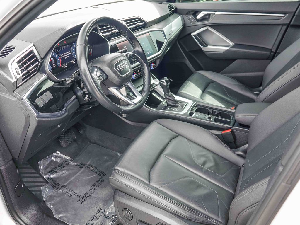 Thumbnail: 2020 Audi Q3 - 9