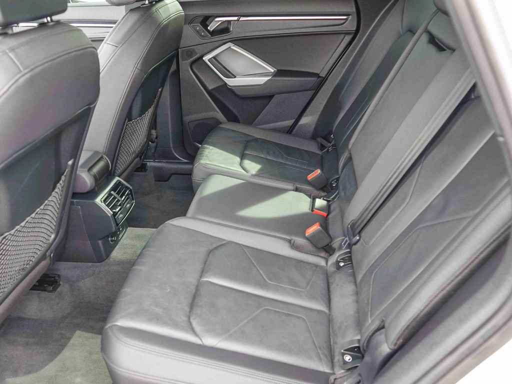 Thumbnail: 2020 Audi Q3 - 10