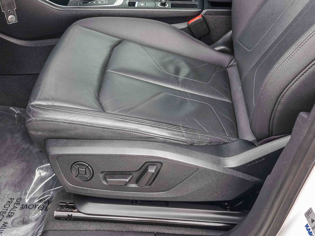 Thumbnail: 2020 Audi Q3 - 21