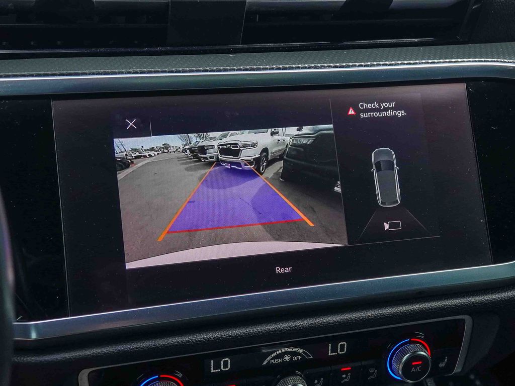 Thumbnail: 2020 Audi Q3 - 23