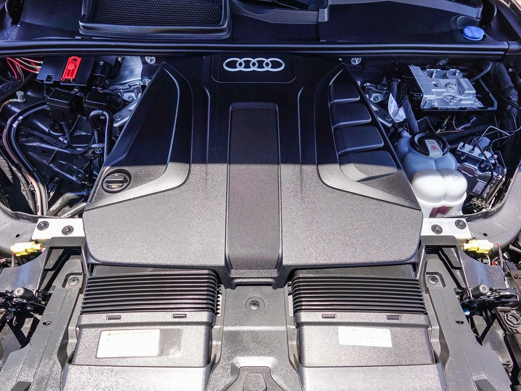 Thumbnail: 2023 Audi Q7 - 7