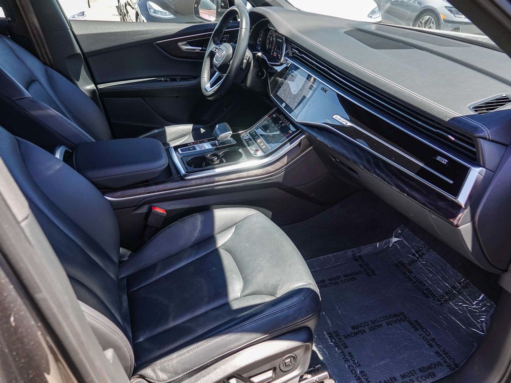 Thumbnail: 2023 Audi Q7 - 9