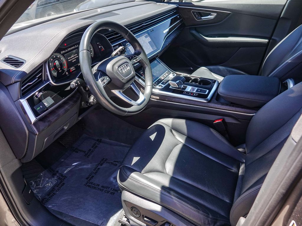 Thumbnail: 2023 Audi Q7 - 10
