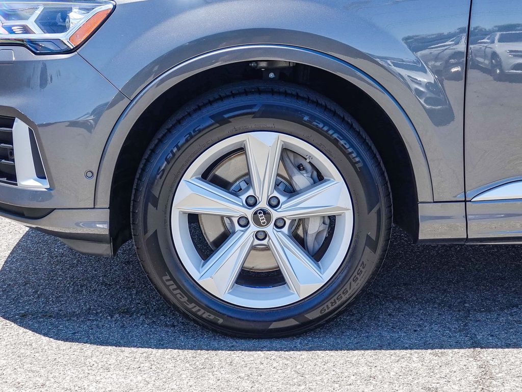 Thumbnail: 2023 Audi Q7 - 6