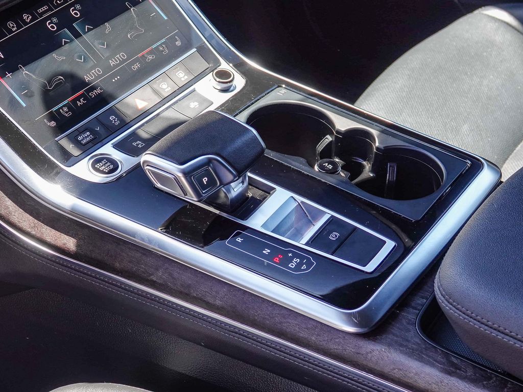 Thumbnail: 2023 Audi Q7 - 13