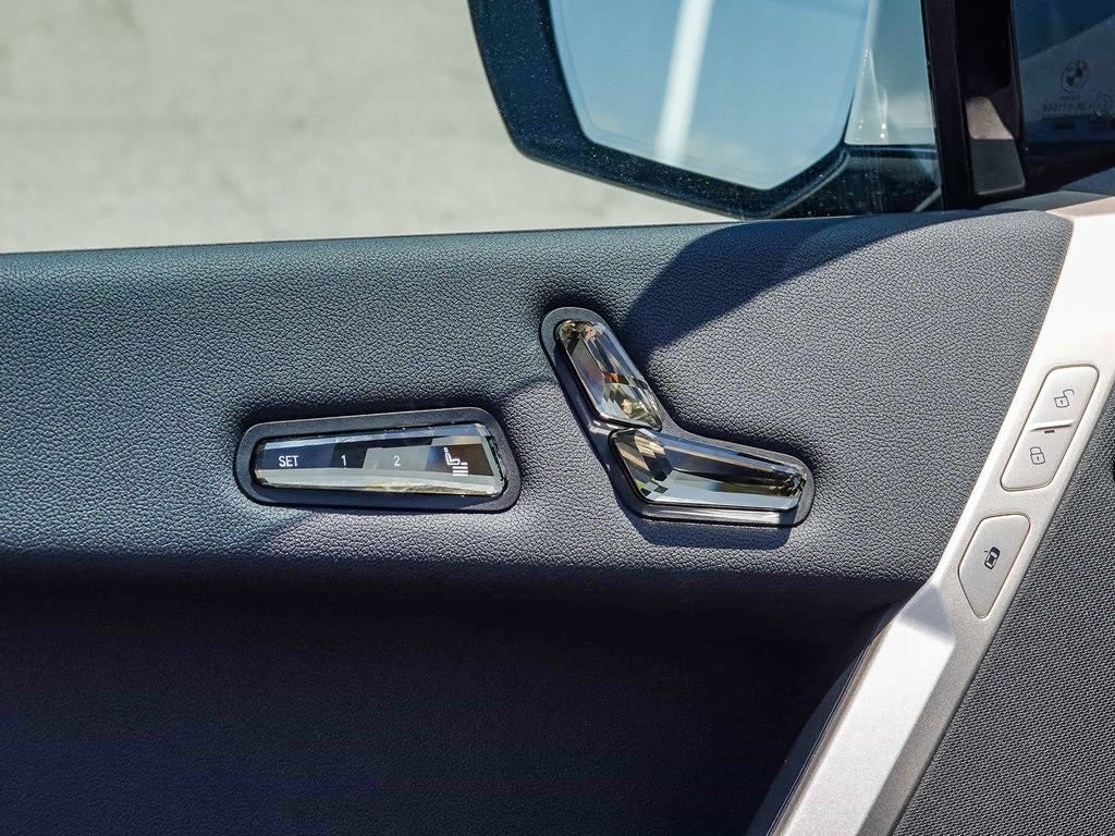 2023 BMW iX xDrive50 25