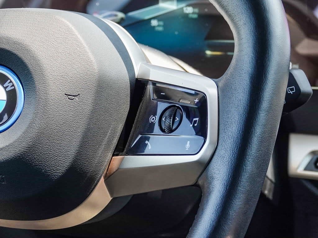 2023 BMW iX xDrive50 23