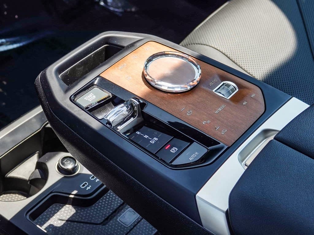 2023 BMW iX xDrive50 13