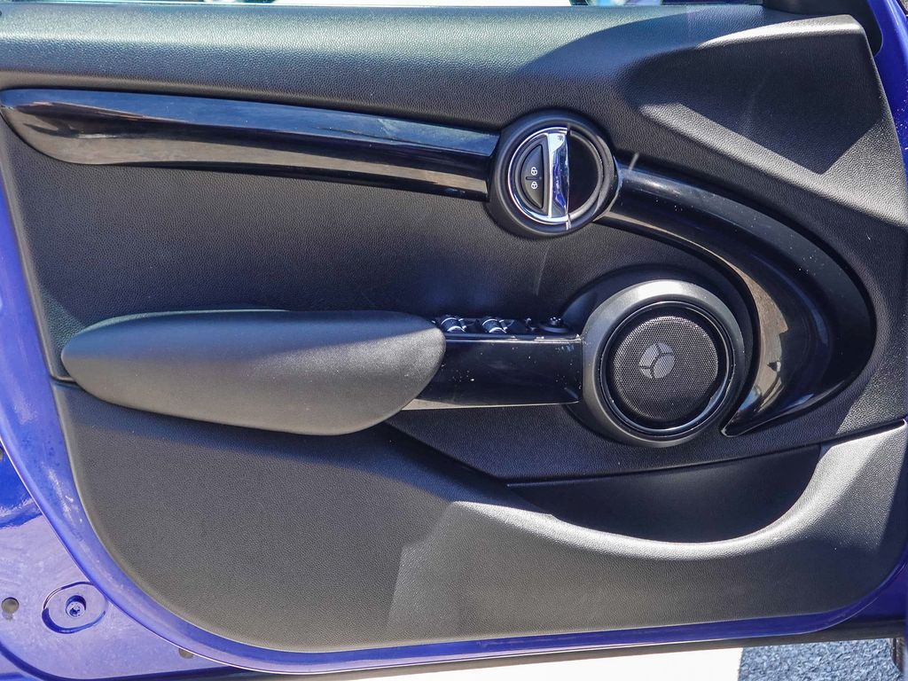 Thumbnail: 2021 MINI Cooper - 24