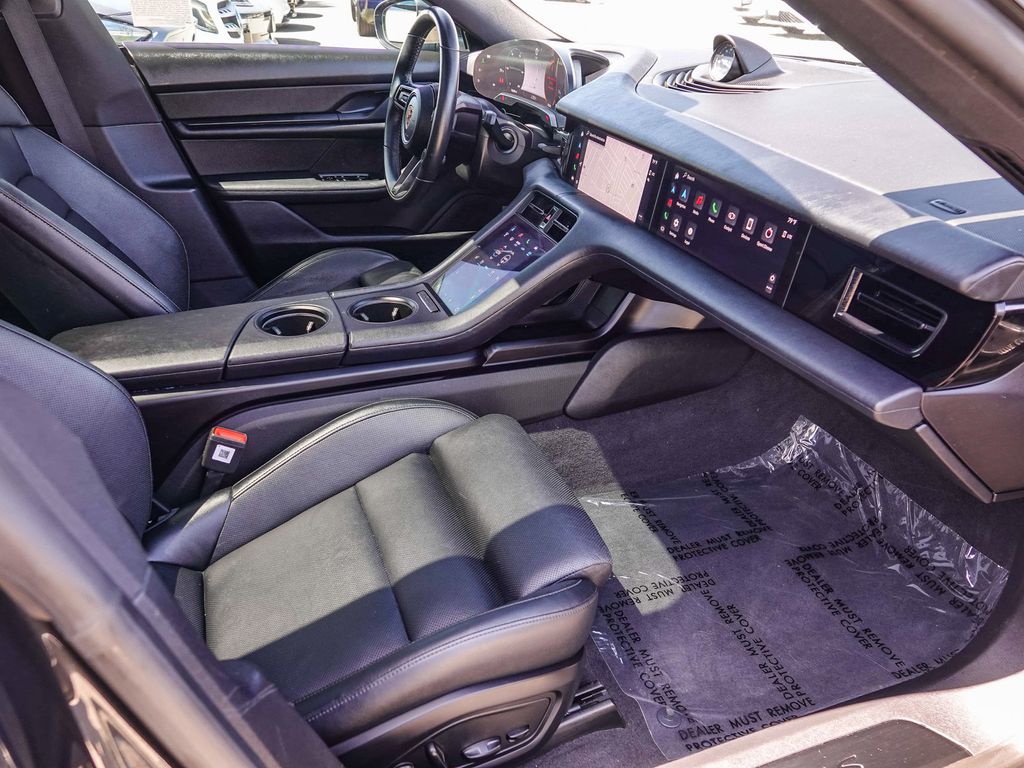 Thumbnail: 2020 Porsche Taycan - 10