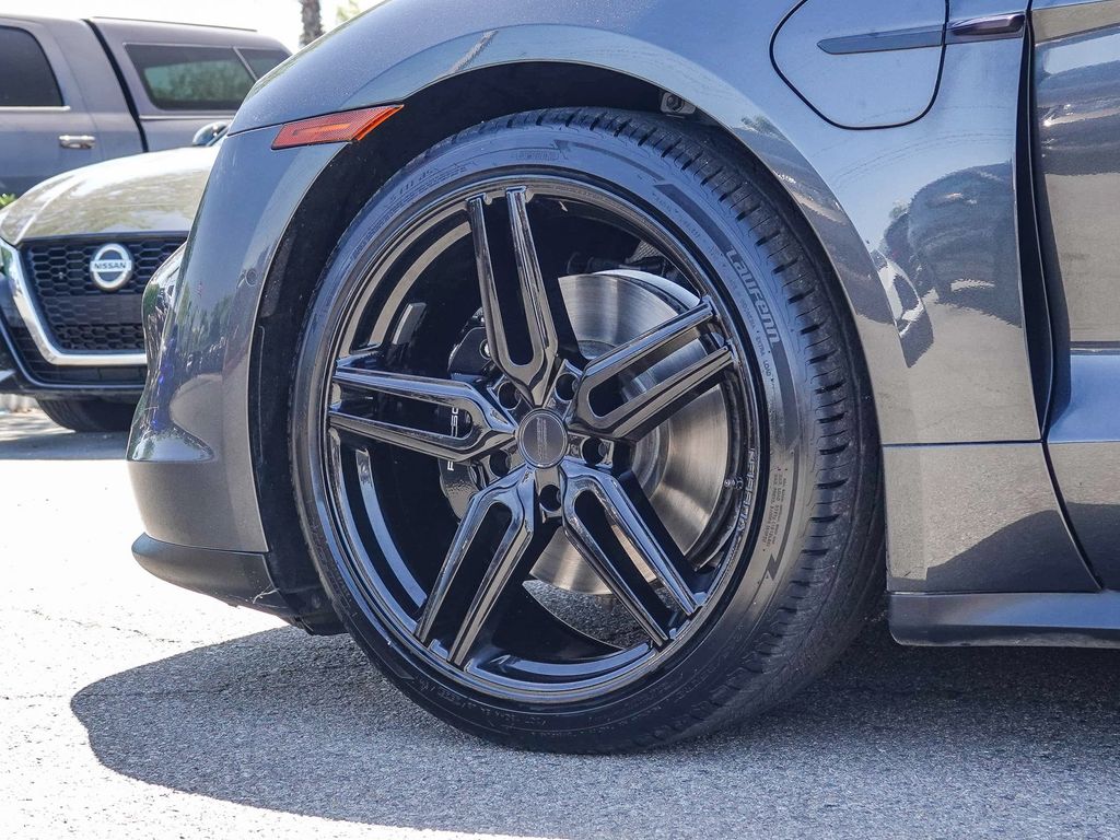 Thumbnail: 2020 Porsche Taycan - 7