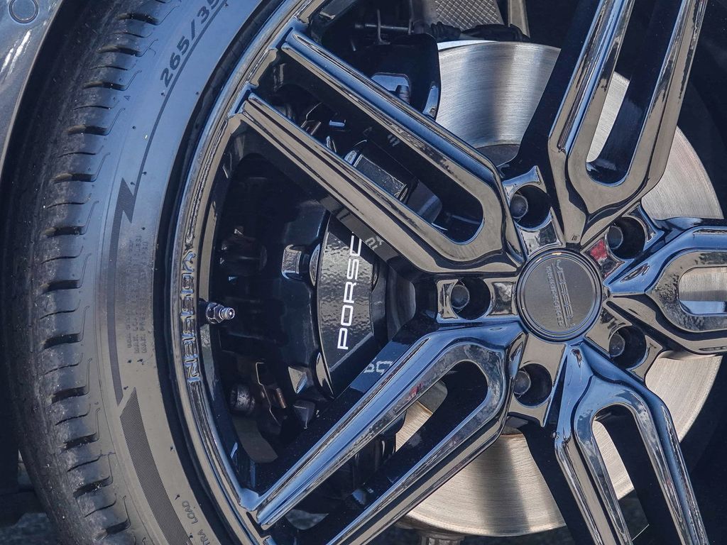 Thumbnail: 2020 Porsche Taycan - 23