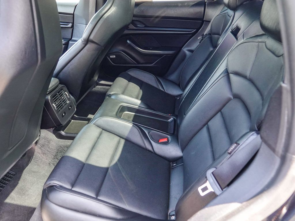 Thumbnail: 2020 Porsche Taycan - 12