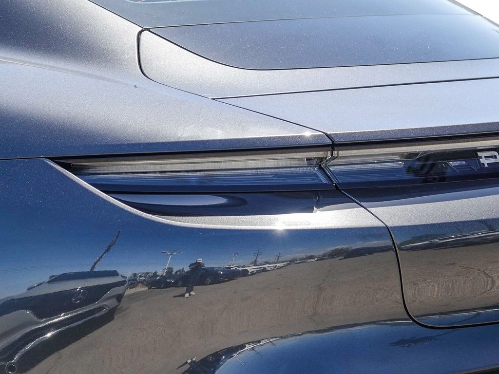 Thumbnail: 2020 Porsche Taycan - 6