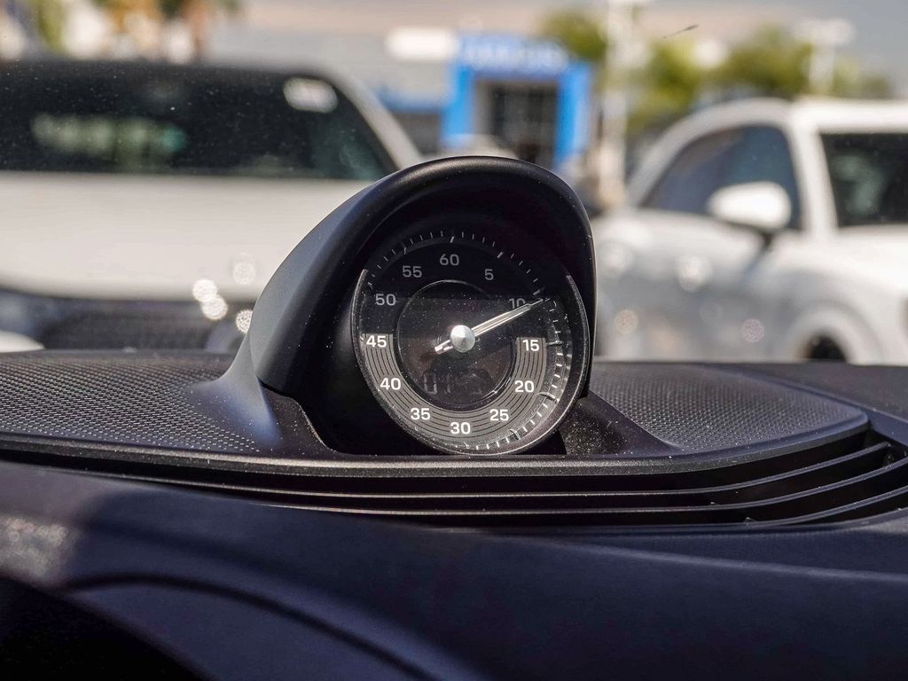 Thumbnail: 2020 Porsche Taycan - 29