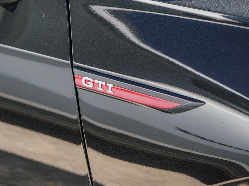 Thumbnail: 2024 Volkswagen Golf - 9