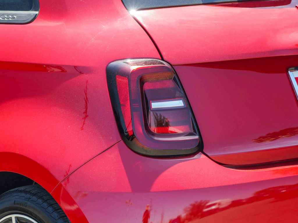 Thumbnail: 2024 Fiat 500e - 19