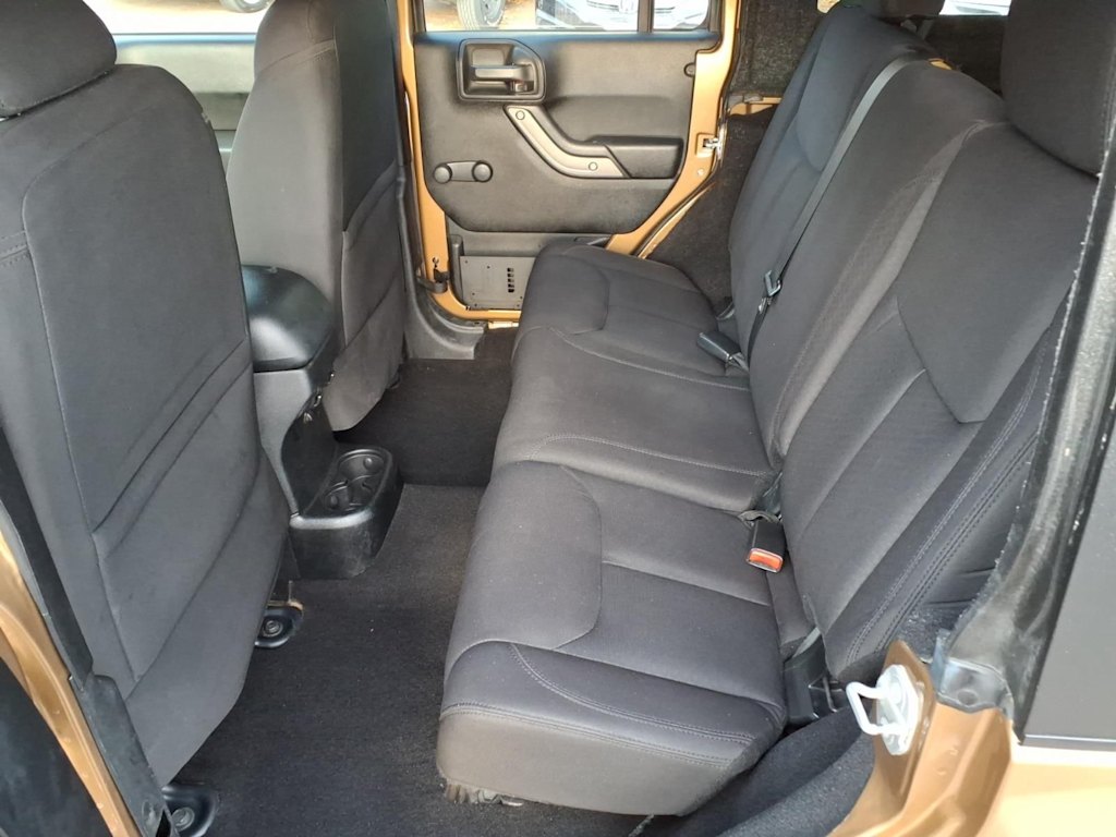 Thumbnail: 2015 Jeep Wrangler - 10
