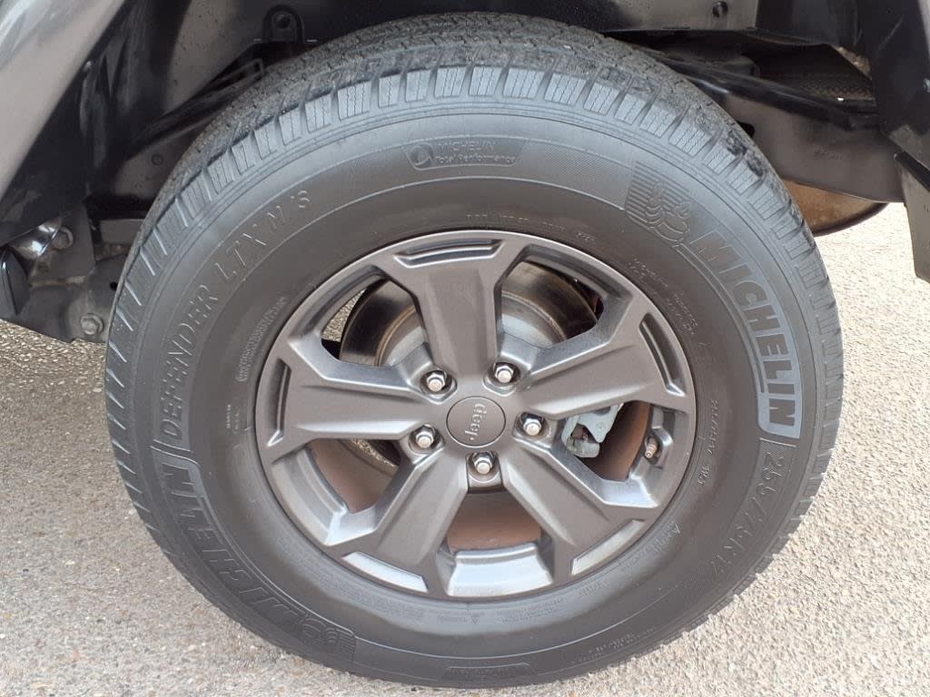 Thumbnail: 2017 Jeep Wrangler - 6