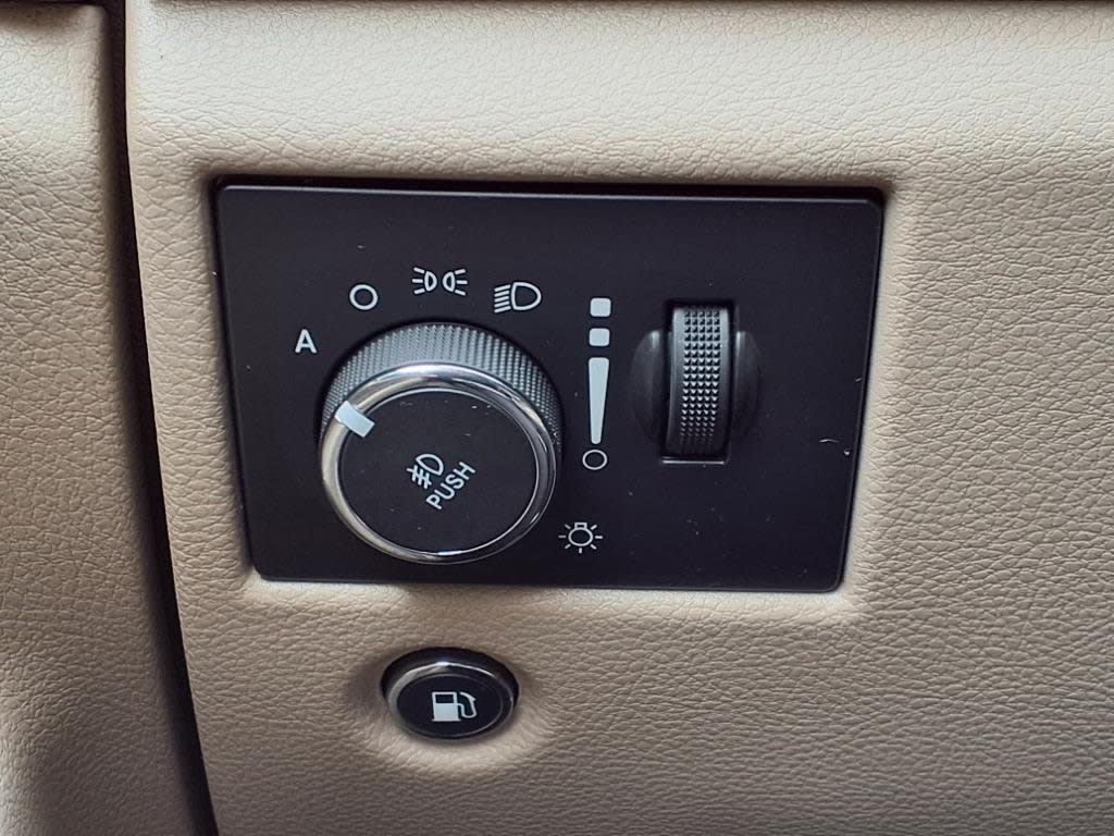 Thumbnail: 2014 Jeep Grand Cherokee - 18
