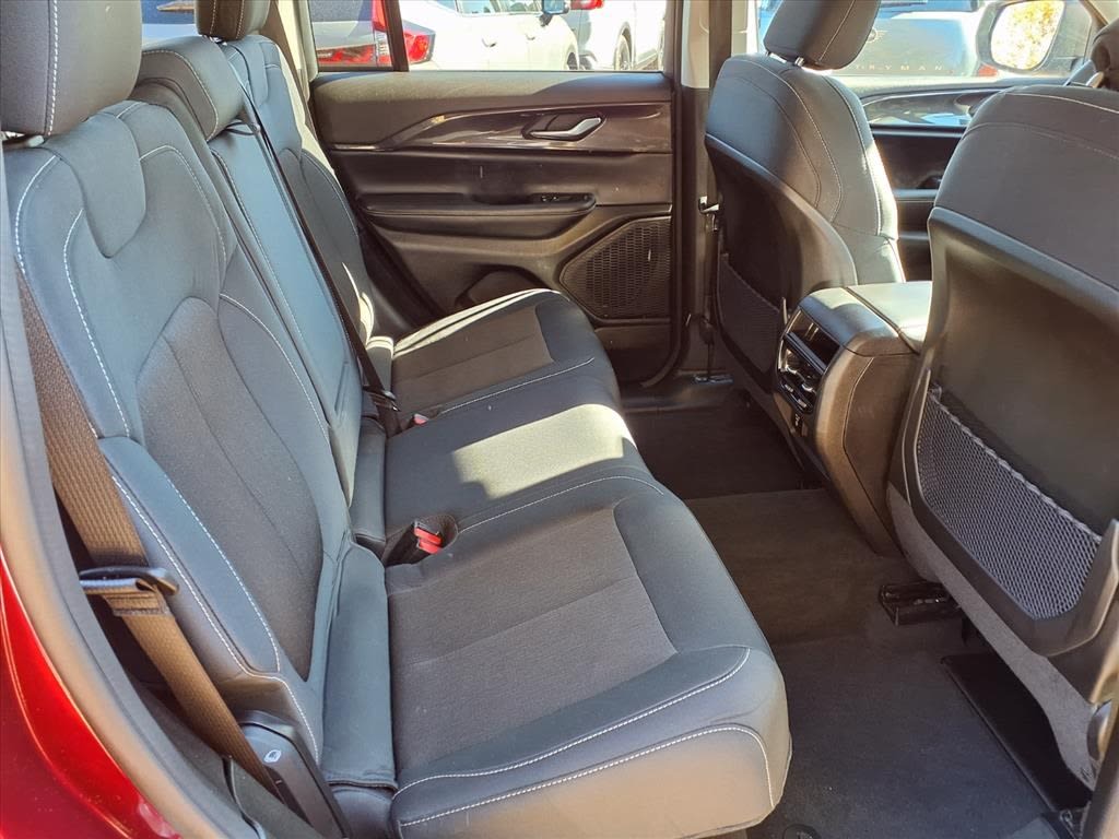 Thumbnail: 2023 Jeep Grand Cherokee - 17