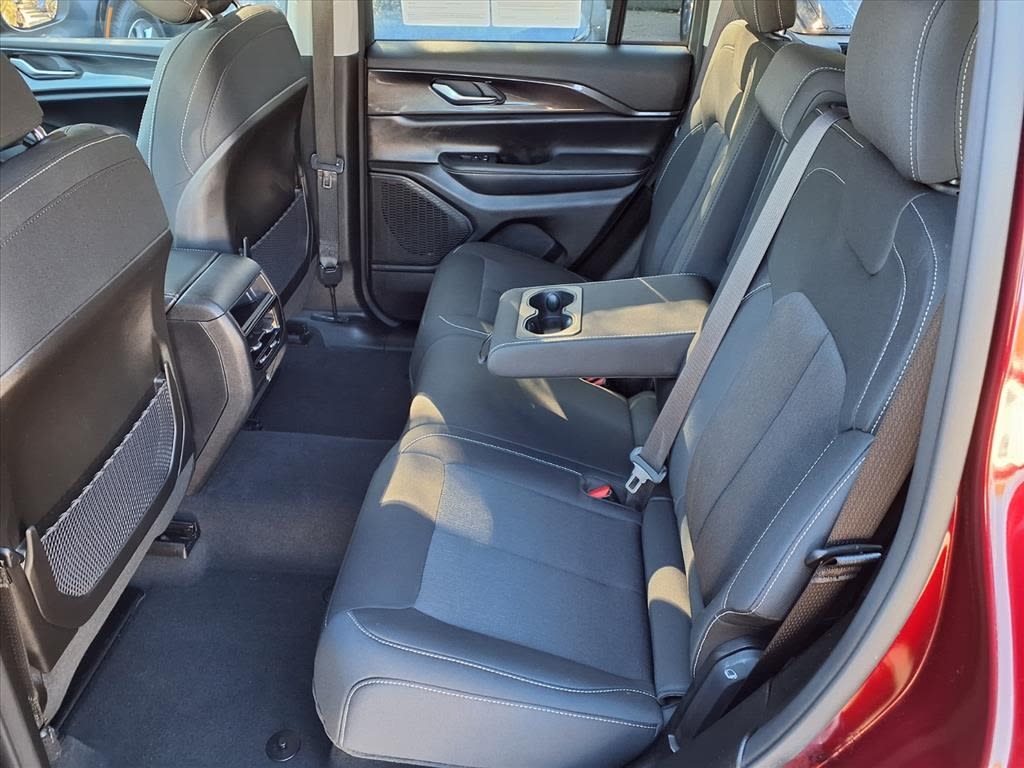 Thumbnail: 2023 Jeep Grand Cherokee - 8