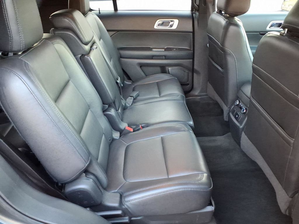 Thumbnail: 2015 Ford Explorer - 17