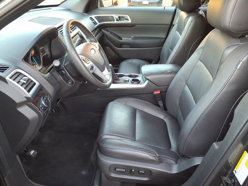 Thumbnail: 2015 Ford Explorer - 8