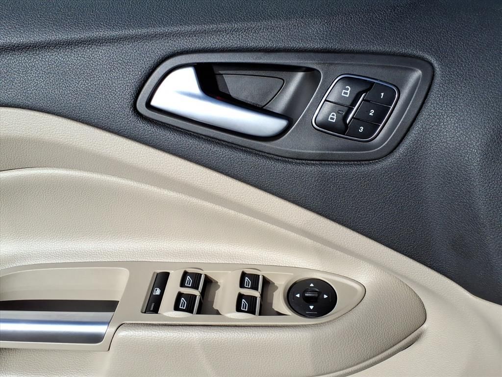 Thumbnail: 2017 Ford Escape - 18