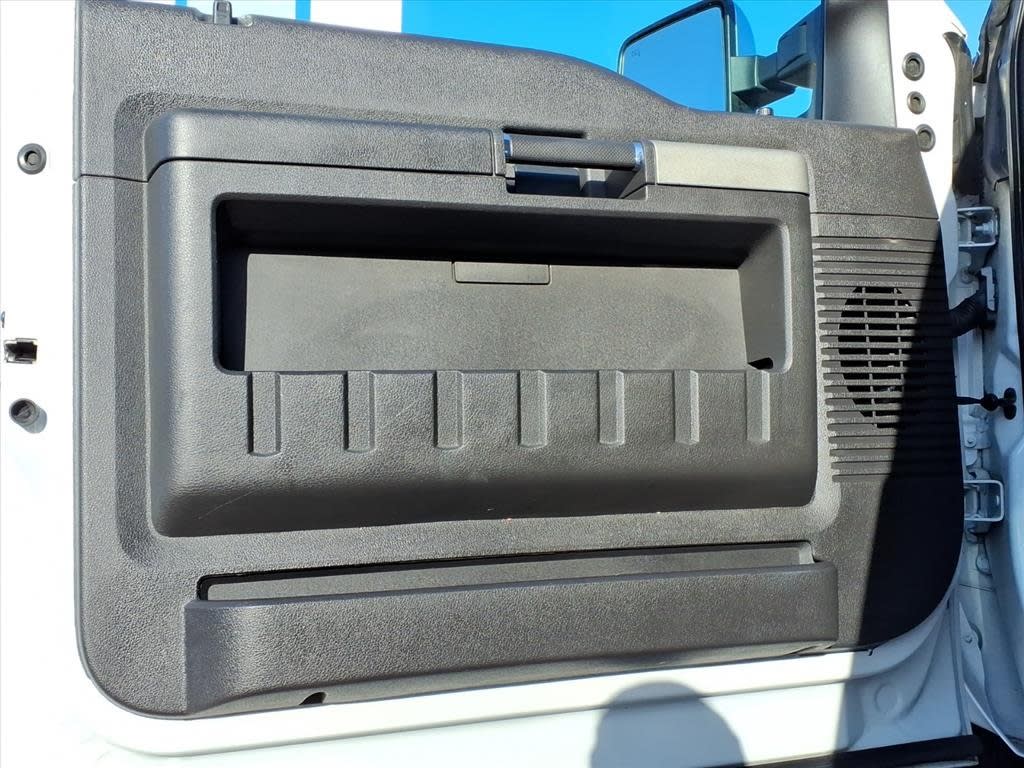 Thumbnail: 2015 Ford F-250 - 17