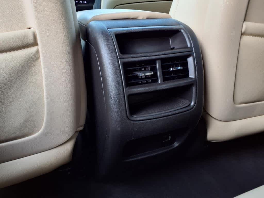 Thumbnail: 2017 Cadillac XT5 - 16