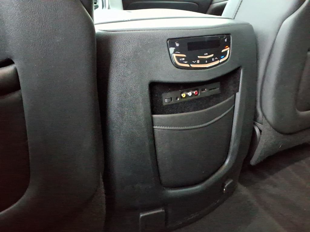 Thumbnail: 2016 Cadillac Escalade - 16