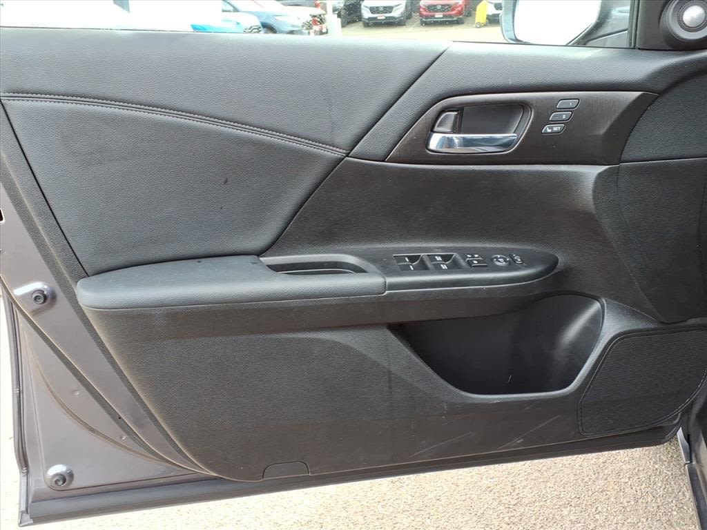 Thumbnail: 2015 Honda Accord - 17